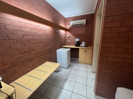Estúdio família, quartos conectados | Cofres nos quartos, escrivaninha, quartos à prova de som
