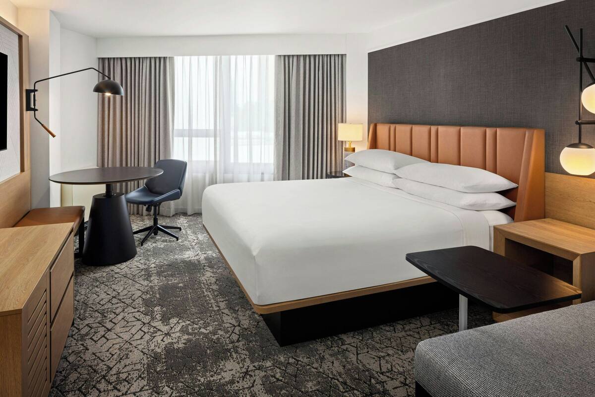 1 bedroom, premium bedding, in-room safe, desk