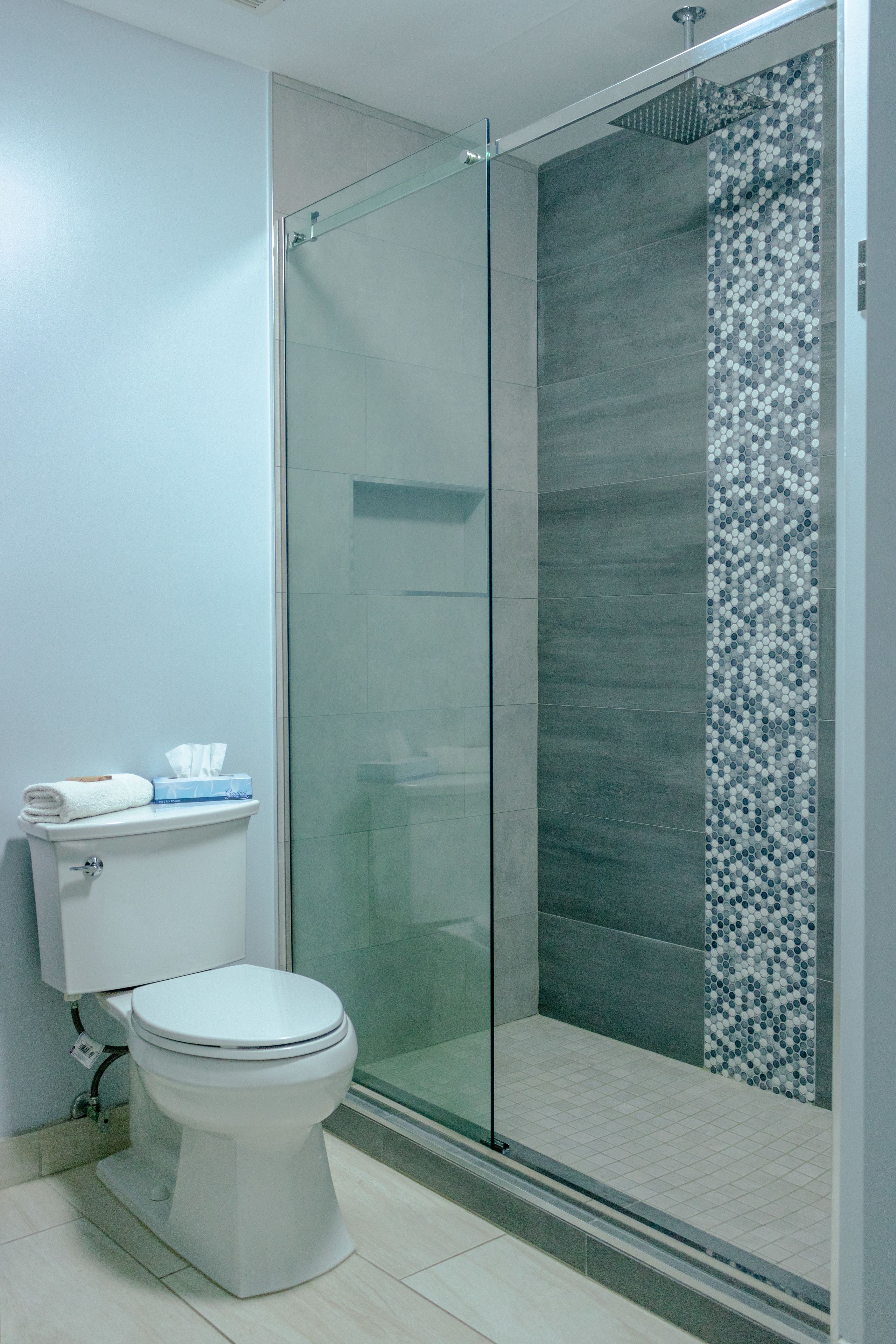 shower, rainfall showerhead, free toiletries, hair dryer