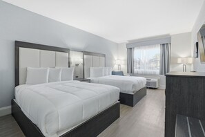 尊榮客房, 2 張加大雙人床 | 客房內保險箱、書桌、遮光布/窗簾、隔音