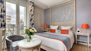 Room, City View (Privilège, Arc de Triomphe) | Premium bedding, minibar, in-room safe, desk