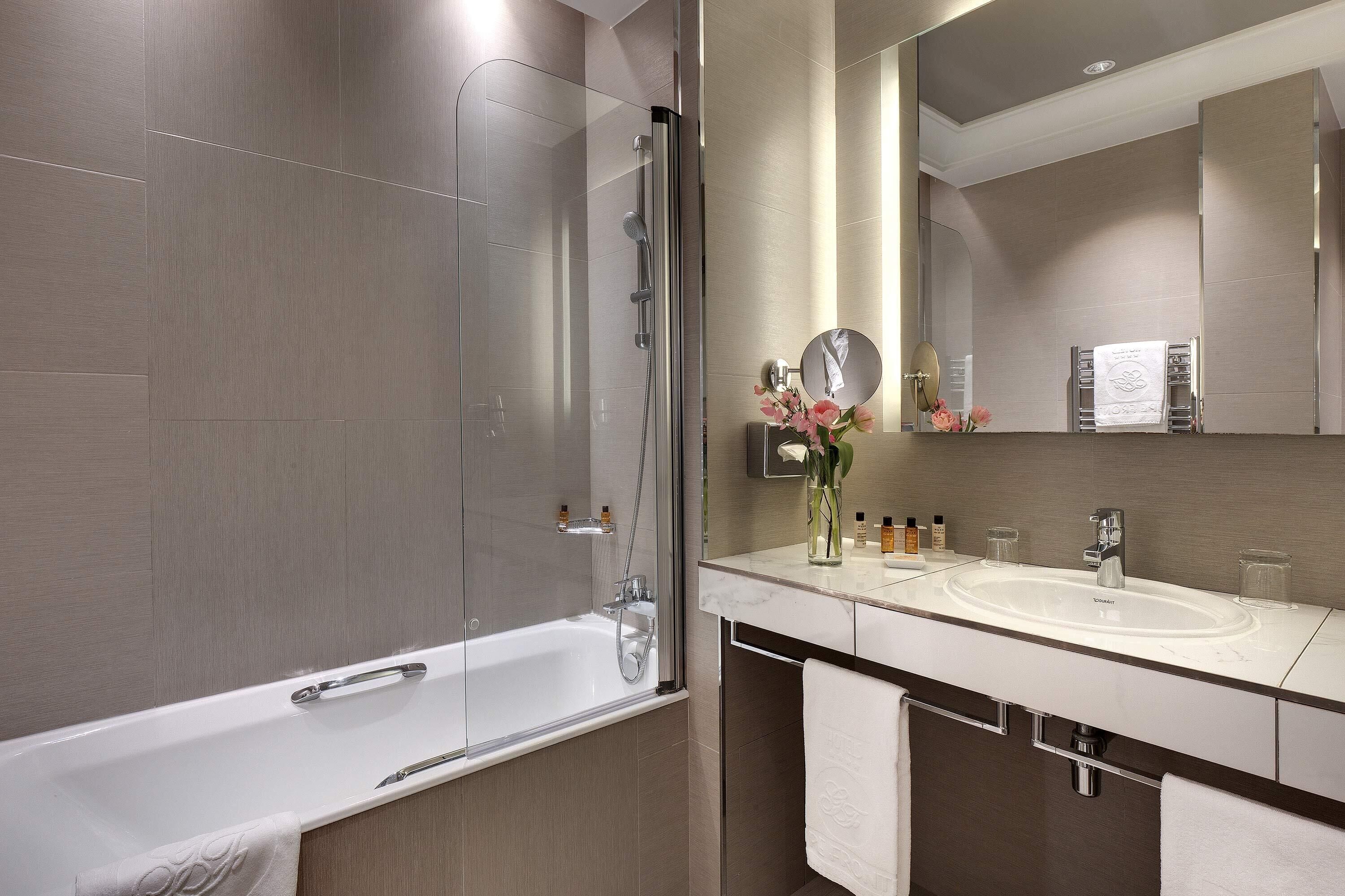 superior room, balcony | bathroom | designer toiletries, hair dryer, bathrobes, slippers