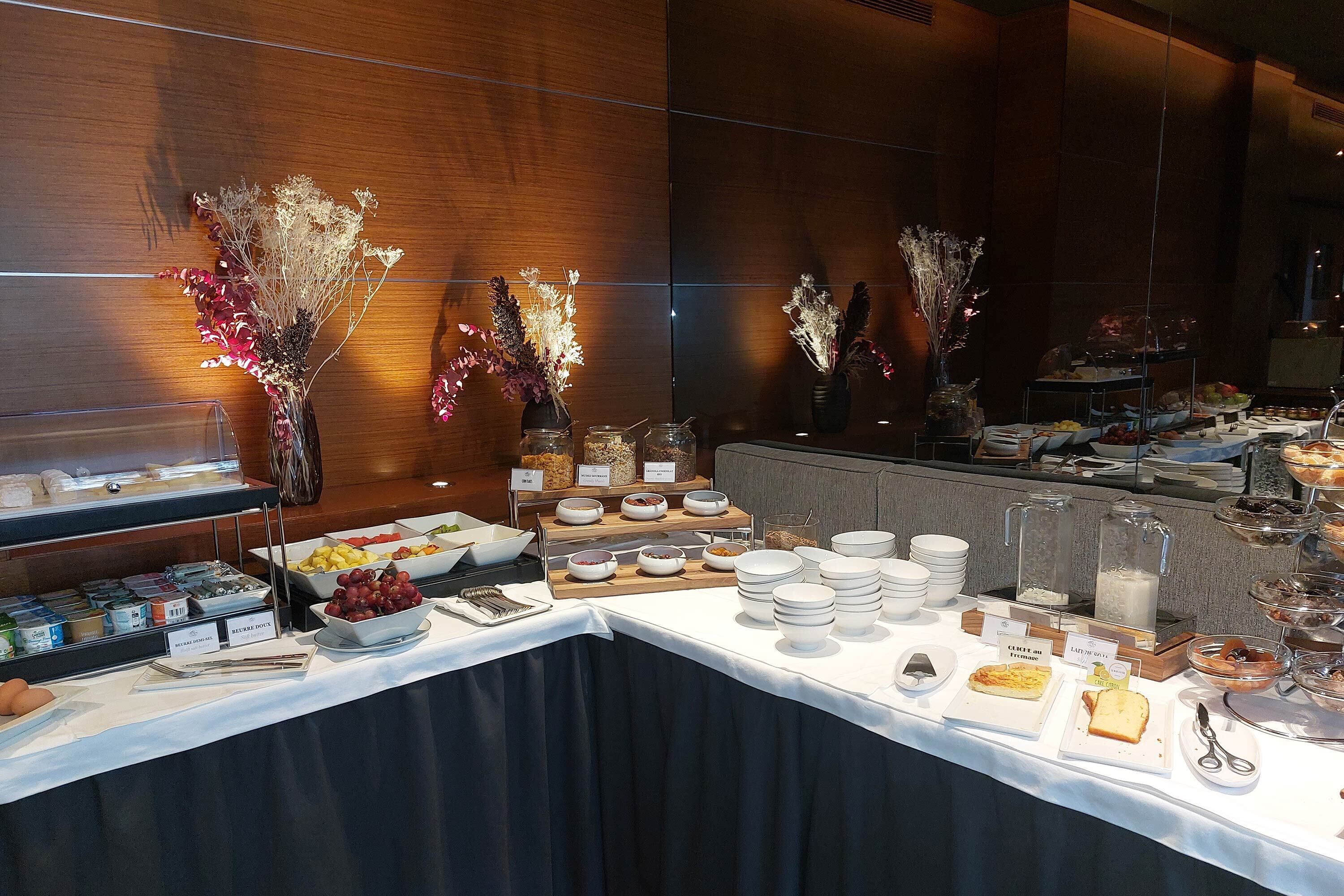 daily buffet breakfast (eur 25 per person)