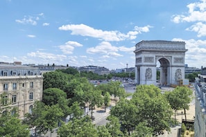Room, City View (Privilège, Arc de Triomphe) | View from room