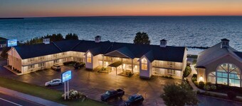 Baymont by Wyndham St. Ignace Lakefront