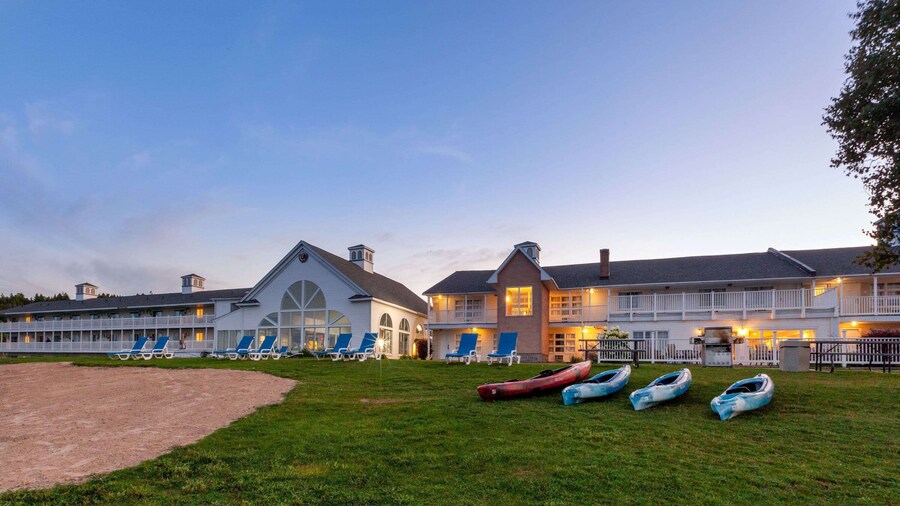 Baymont by Wyndham St. Ignace Lakefront