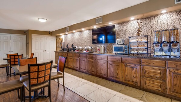Free daily continental breakfast 