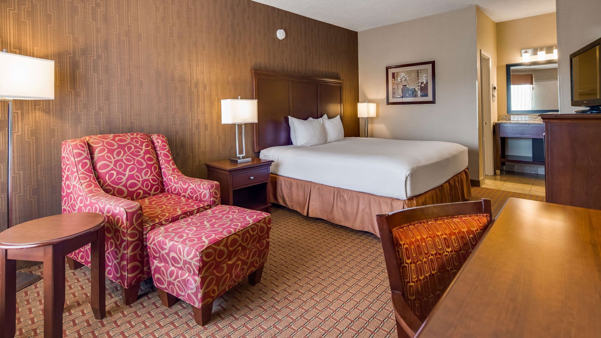 Iron/ironing board, free WiFi, bed sheets