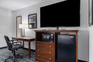 Standard Room, 1 King Bed, Accessible, Refrigerator & Microwave