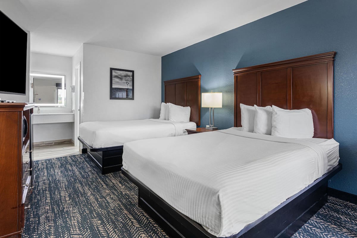 Standard Room, 2 Double Beds, Non Smoking, Refrigerator & Microwave