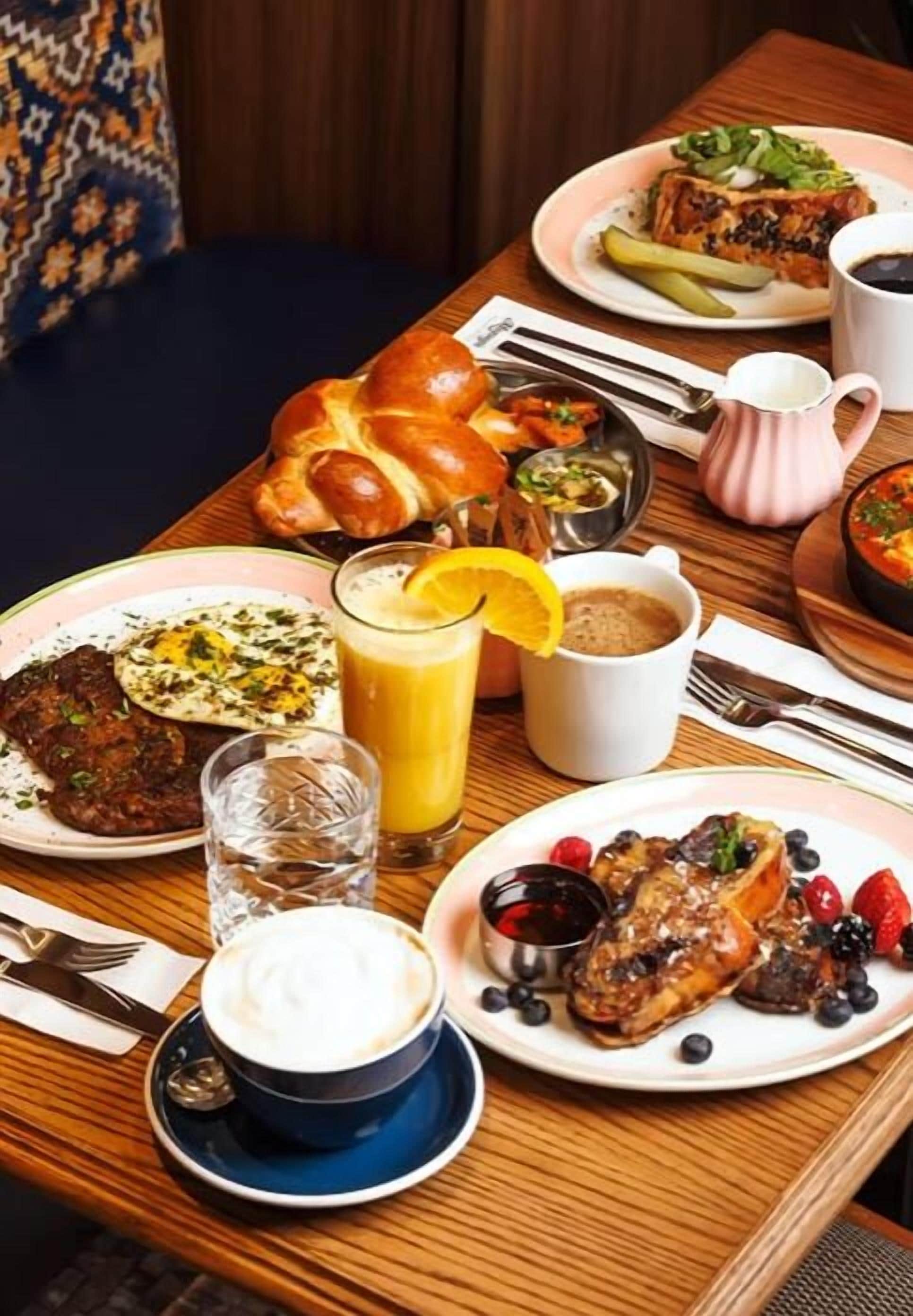 daily cooked-to-order breakfast (cad 13 per person)