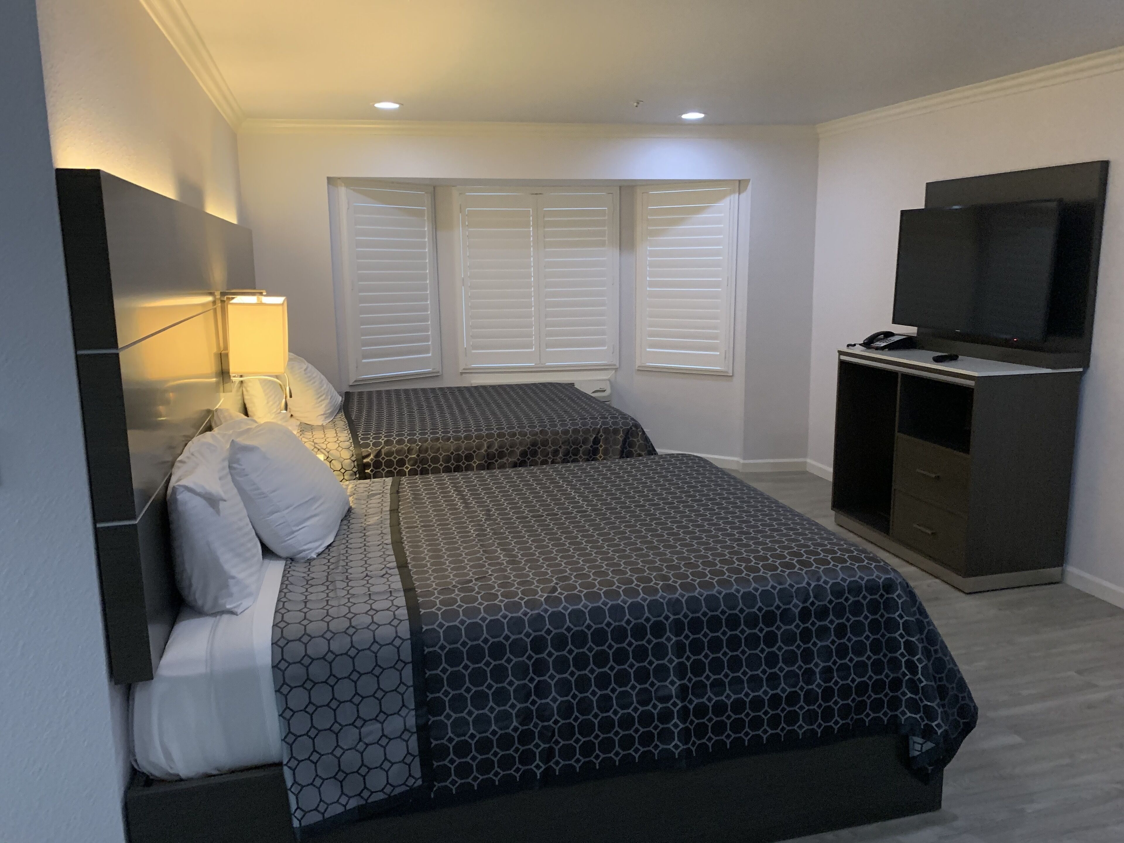 Foto - Mirage Inn & Suites