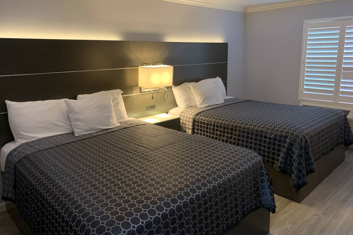 Desk, iron/ironing board, WiFi (free), bed sheets