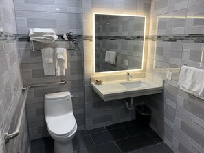 Habitación, 1 cama Queen size | Lavabo en el baño