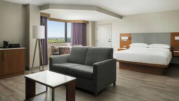 Junior Studio, 1 King Bed with Sofa bed | Premium bedding, pillowtop beds, in-room safe, desk