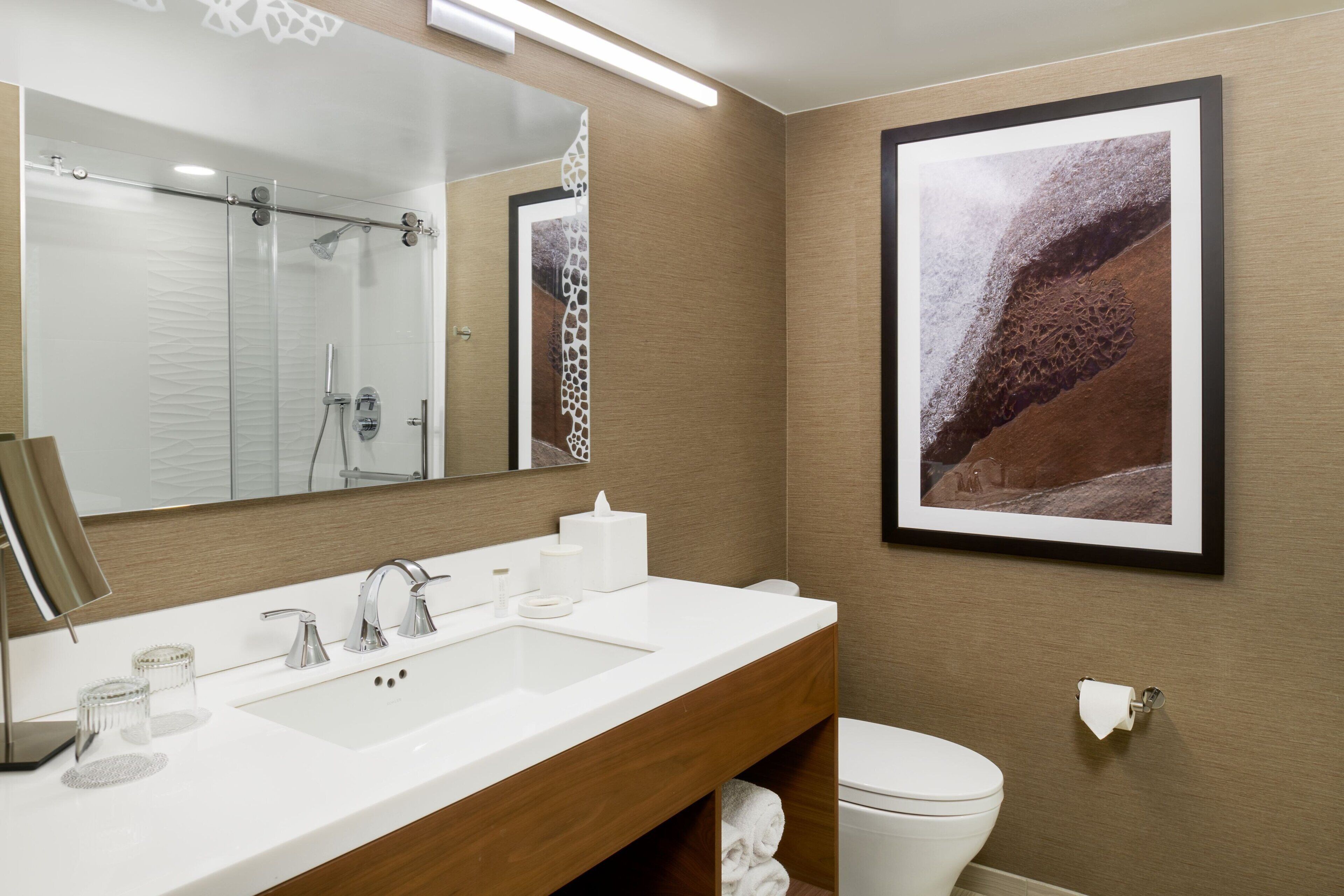 combined shower/bathtub, free toiletries, hair dryer, towels