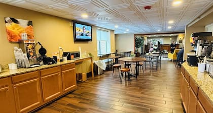 Wingate by Wyndham Utica