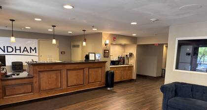 Wingate by Wyndham Utica