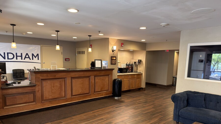 Wingate by Wyndham Utica