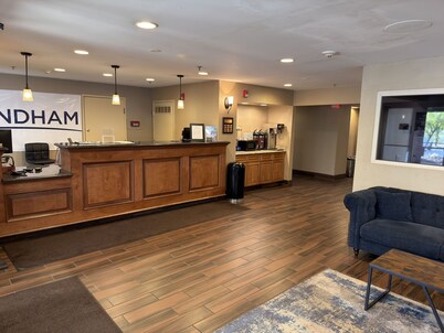 Wingate by Wyndham Utica