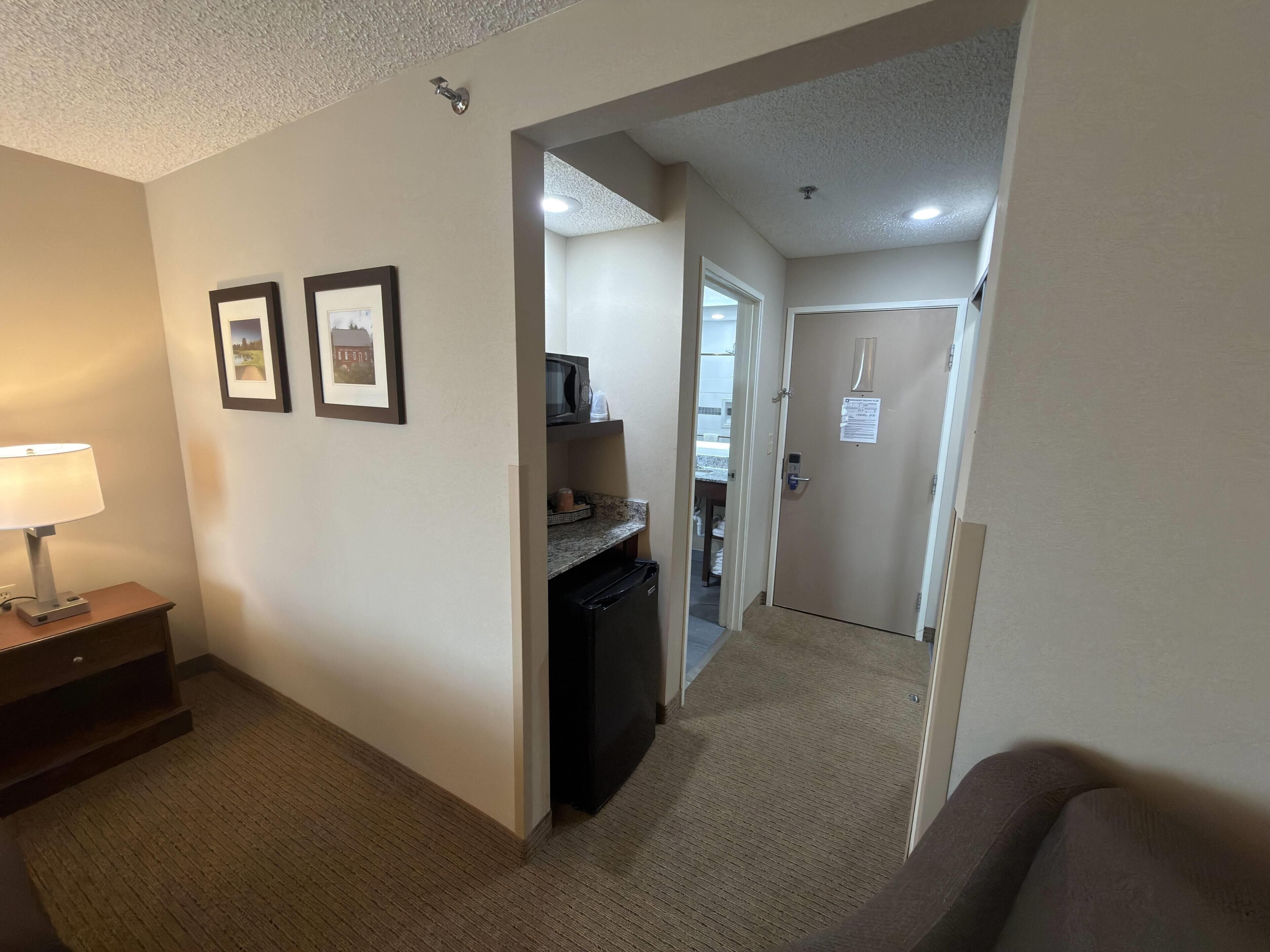 Room, 1 Queen Bed, Accessible, Non Smoking (Mobility, Roll-in Shower) | Premium bedding, desk, laptop workspace, blackout curtains