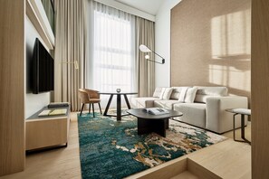Club Suite, 1 Bedroom | Premium bedding, in-room safe, desk, laptop workspace