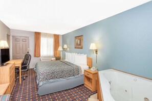 Quarto, 1 cama King, para não fumantes, banheira de imersão | Wi-Fi de cortesia, roupa de cama, despertadores