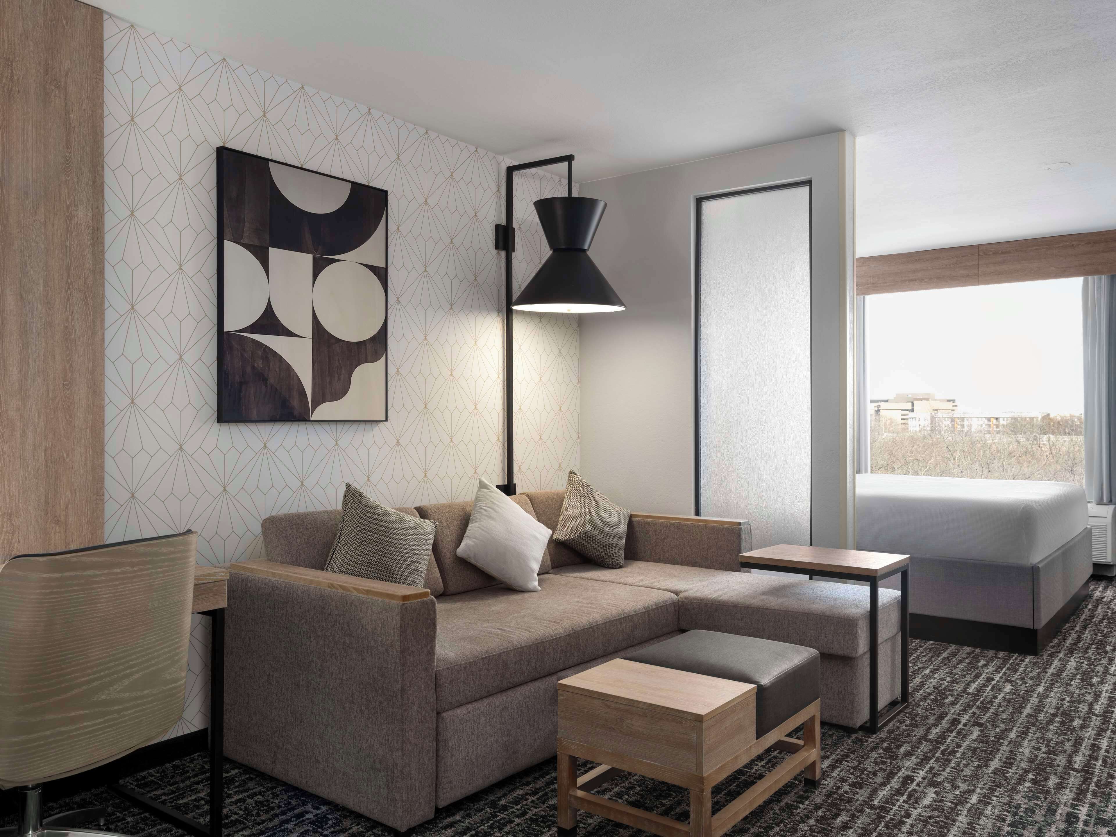 room, 1 king bed (high floor) | premium bedding, down duvets, in-room safe, desk