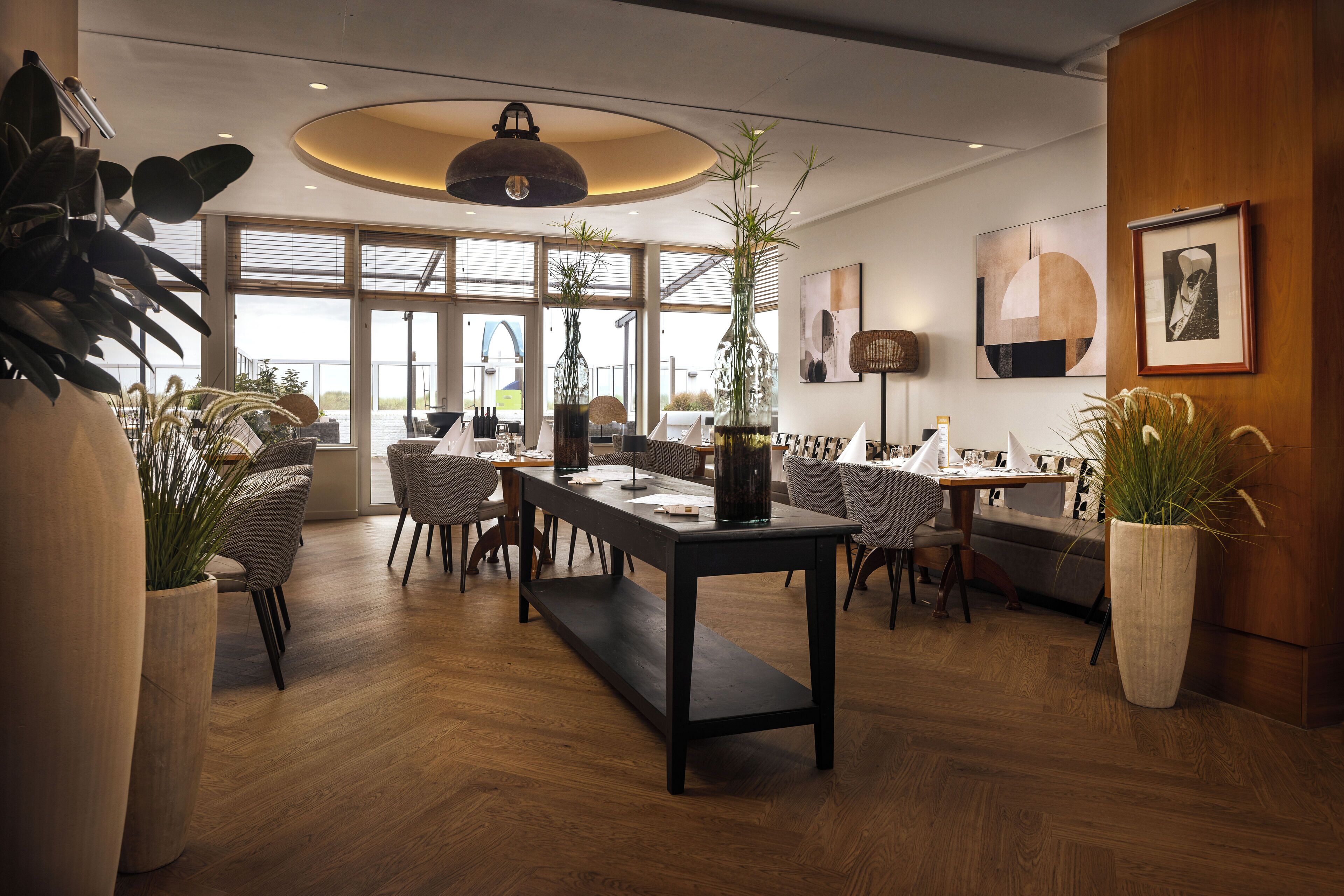 2 restaurants, breakfast, lunch, dinner served; local cuisine