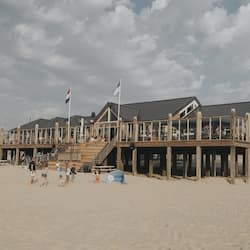 Di pantai