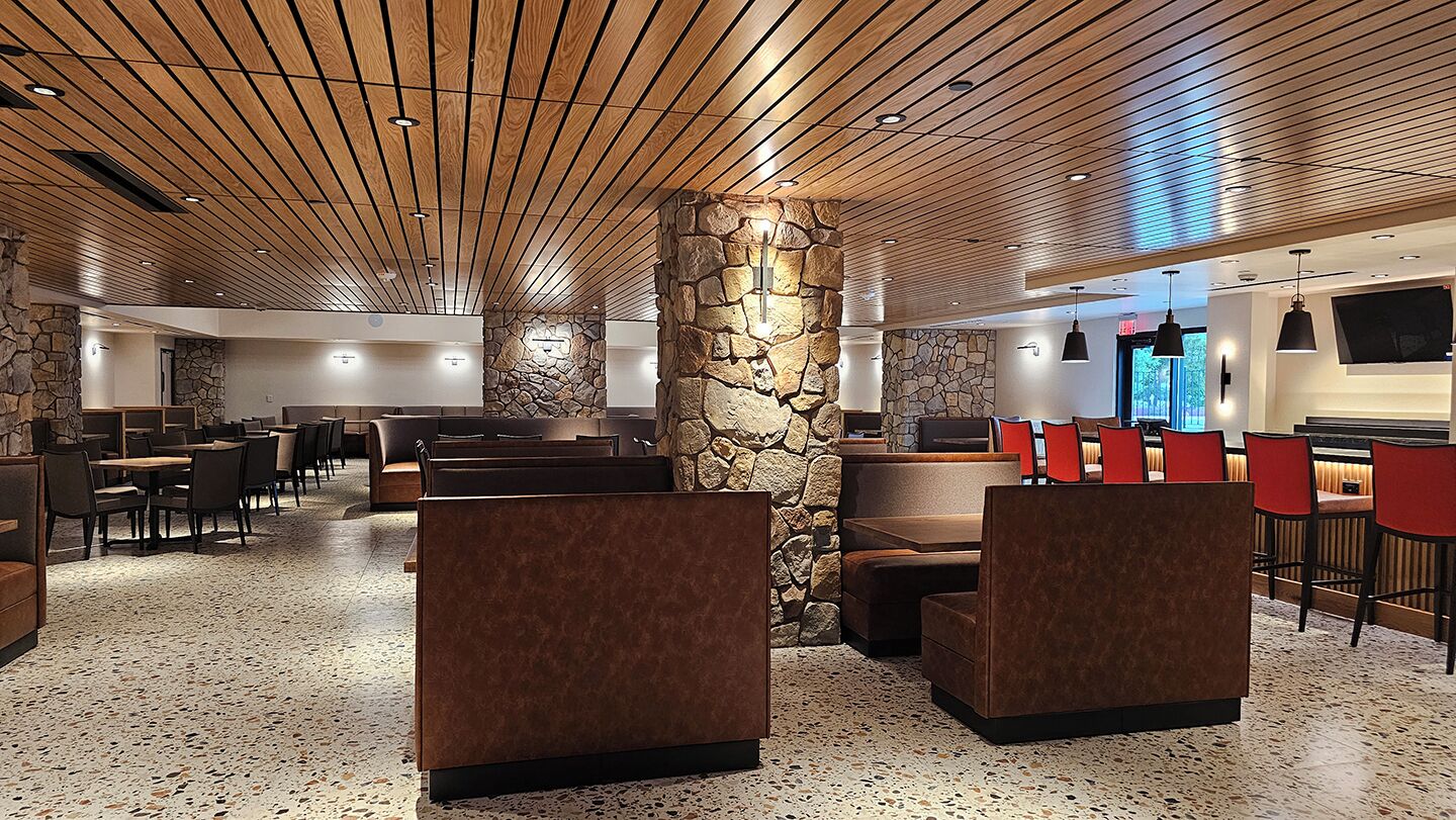 3 restaurants; breakfast, lunch, and dinner served