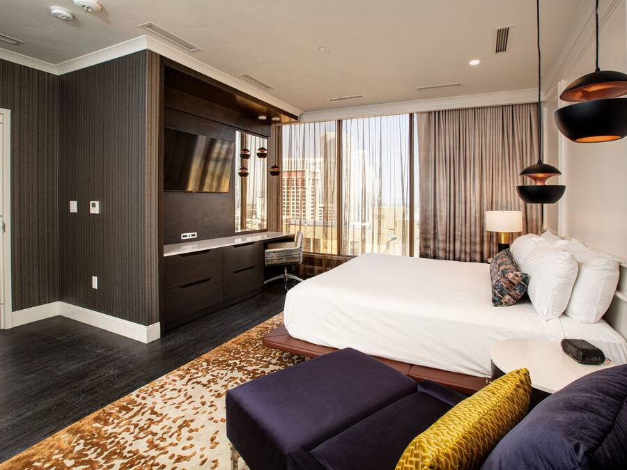 Aspen Tower Signature Suite I | Premium bedding, pillowtop beds, desk, blackout drapes