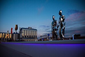 المنشأة من الخارج