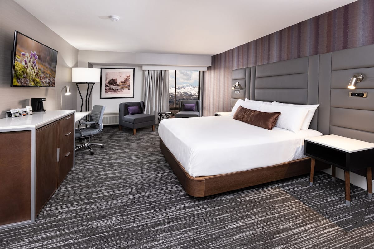 1 bedroom, premium bedding, pillow-top beds, desk