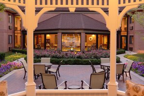 Gazebo - Ann Arbor Regent Hotel & Suites (Ann Arbor)