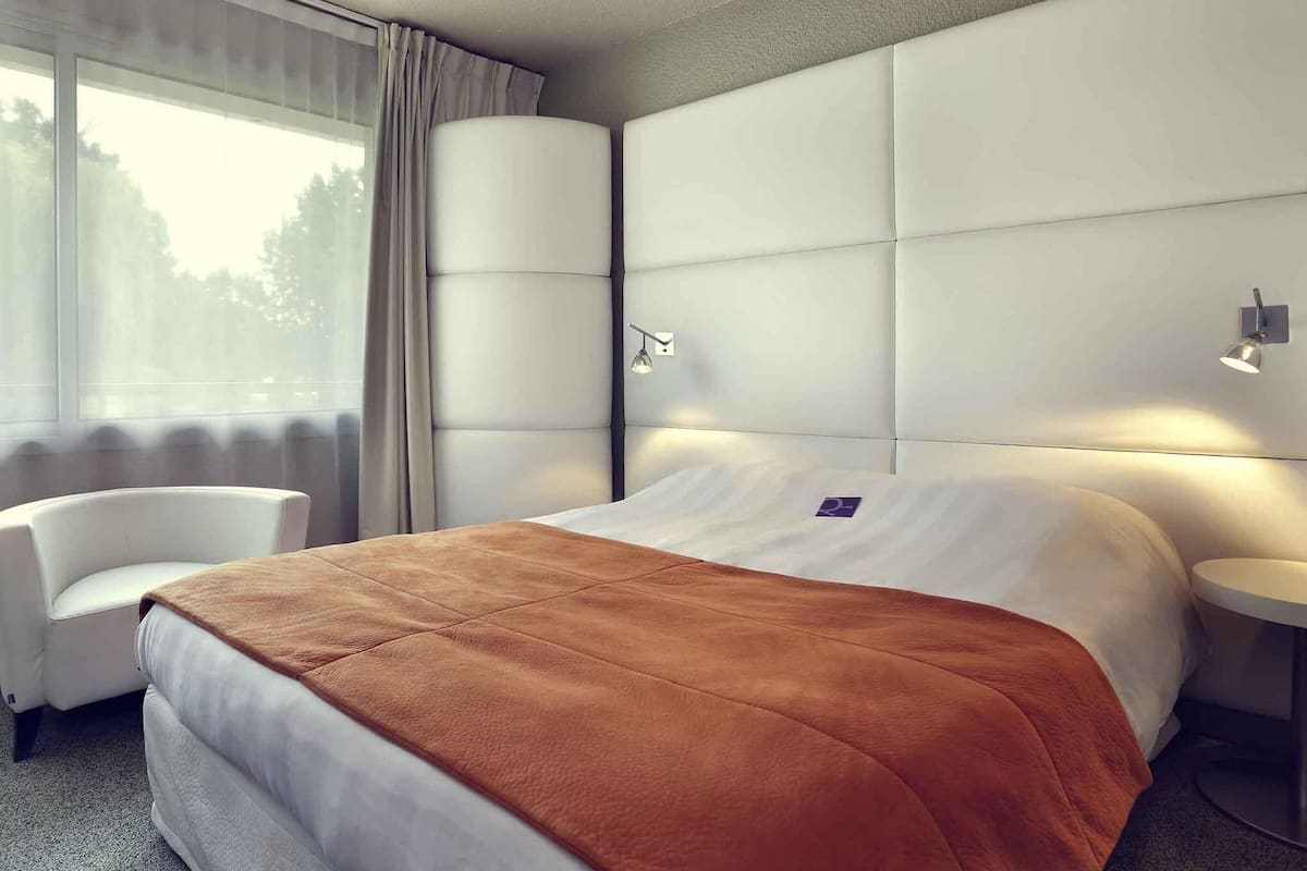 Classic Room, 1 Double Bed | Desk, blackout drapes, soundproofing, free cribs/infant beds