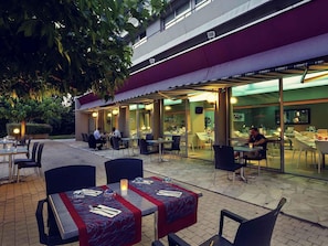 Se sirven desayunos, comidas, cenas y cocina francesa