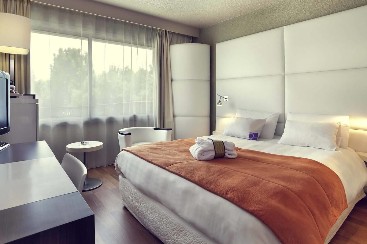 Privilege, Room, 1 Double Bed | Desk, blackout drapes, soundproofing, free cribs/infant beds