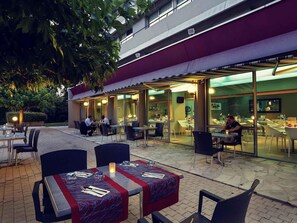 Se sirven desayunos, comidas, cenas y cocina francesa 