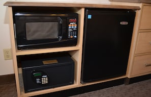 Coffres-forts dans les chambres, bureau, rideaux occultants