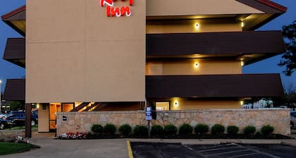 Red Roof Inn Toledo - University