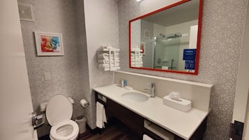 Ensemble douche/baignoire, douche hydromassante, sèche-cheveux