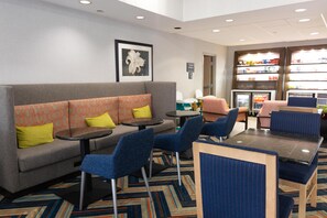 Lobby - Hampton Inn Atlanta/Peachtree City (Peachtree City)