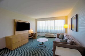 Flat-screen TV - DoubleTree by Hilton Clarksville Riverview (Clarksville)