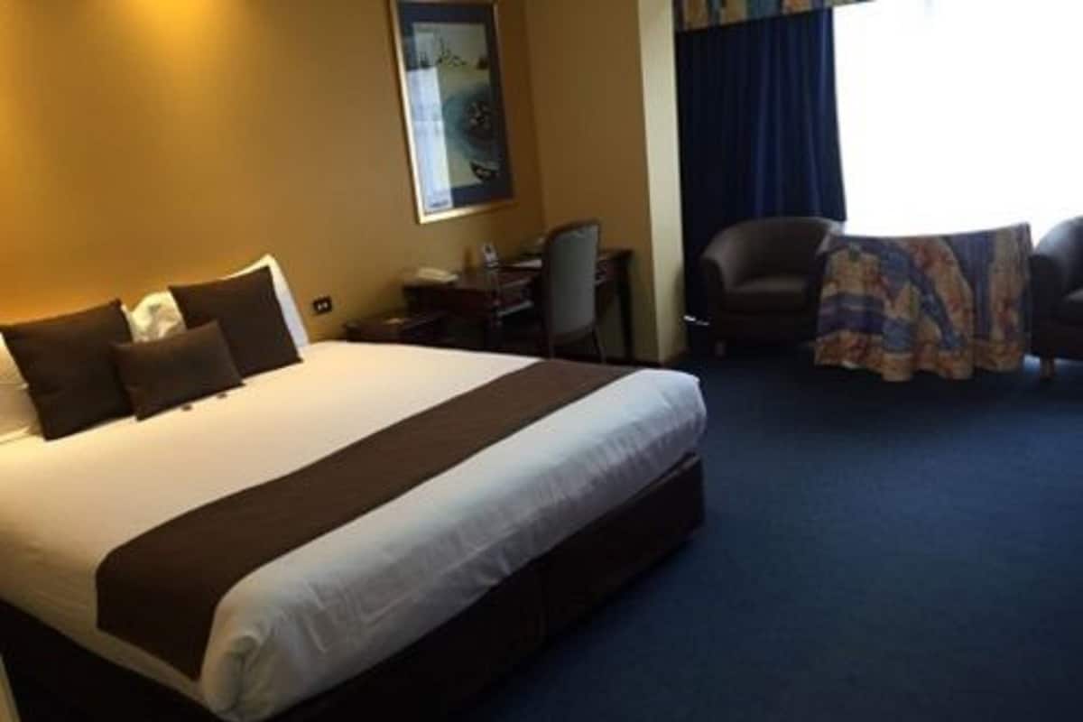 Executive King Bed Room | 1 bedroom, premium bedding, iron/ironing board, free WiFi