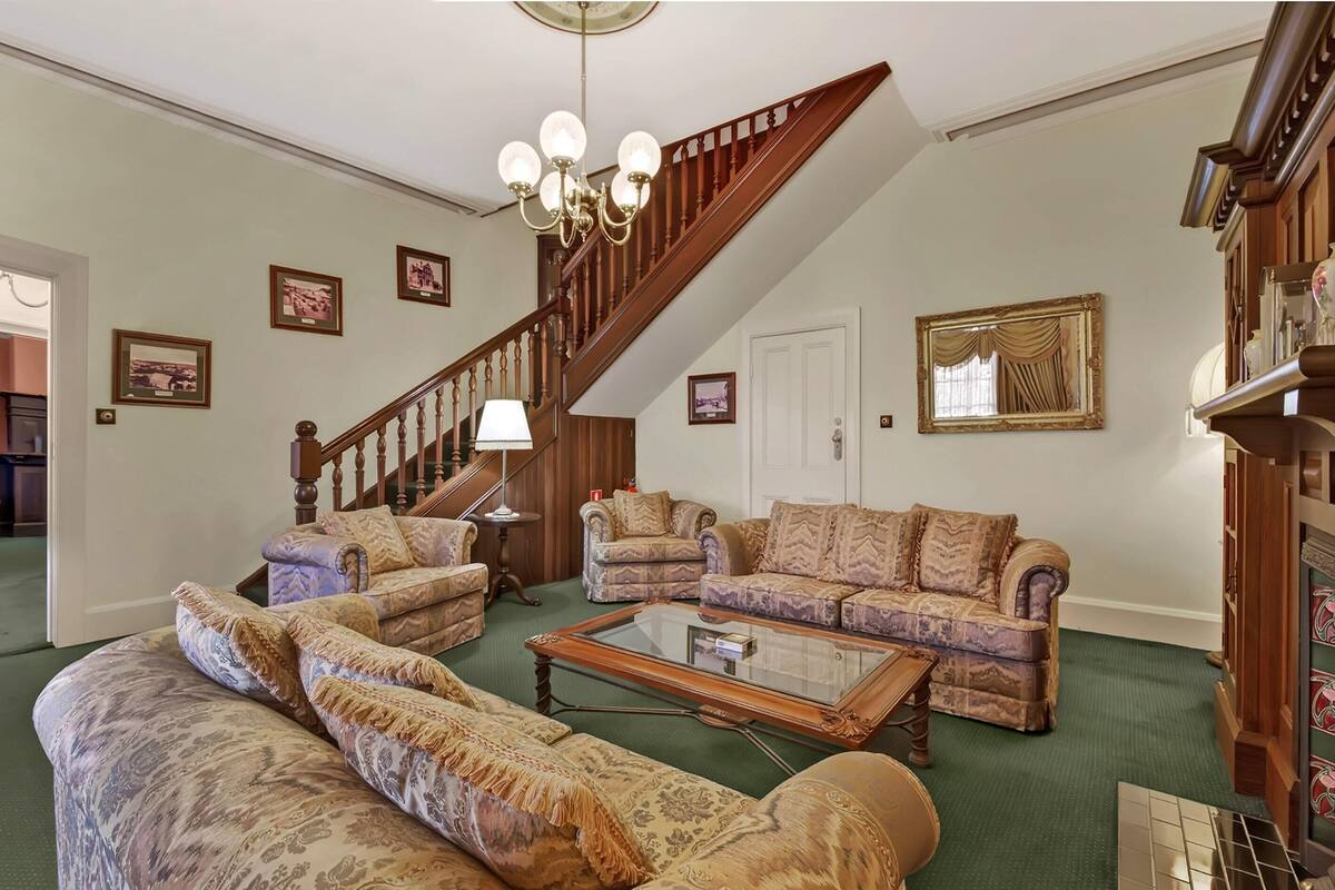 Traditional Suite, 1 Queen Bed, Jetted Tub (Adults Only) | Living area | 32-inch LED TV with digital channels, TV