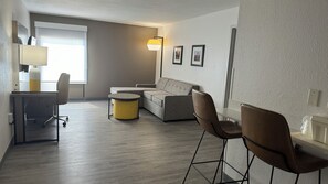 Literie de qualité supérieure, décoration personnalisée, bureau