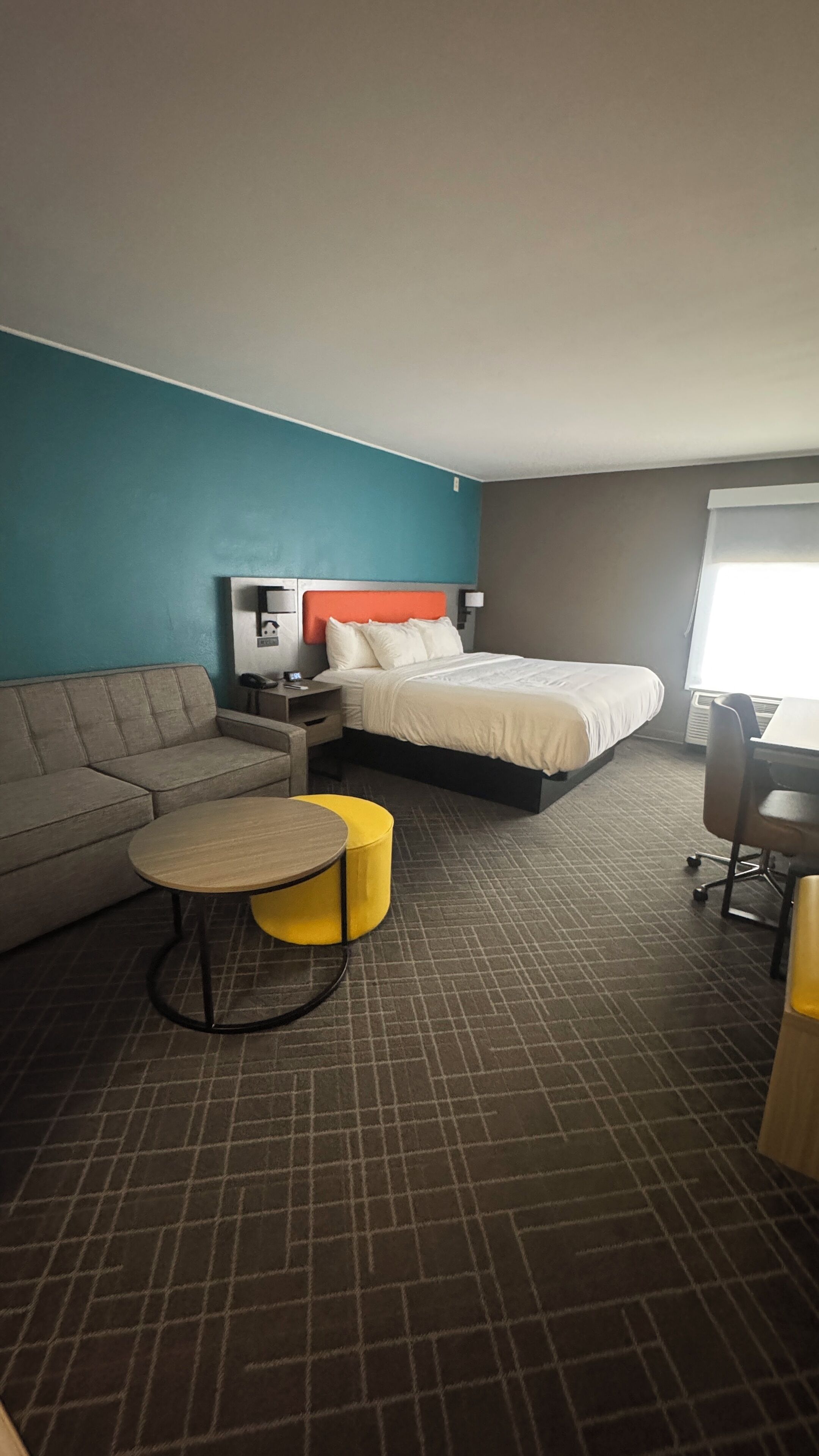 room, 1 king bed, non smoking | premium bedding, individually decorated, desk, laptop workspace