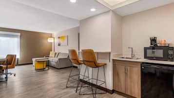 Suite, 1 King Bed with Sofa bed, Non Smoking (Efficiency) | Premium bedding, individually decorated, desk, laptop workspace