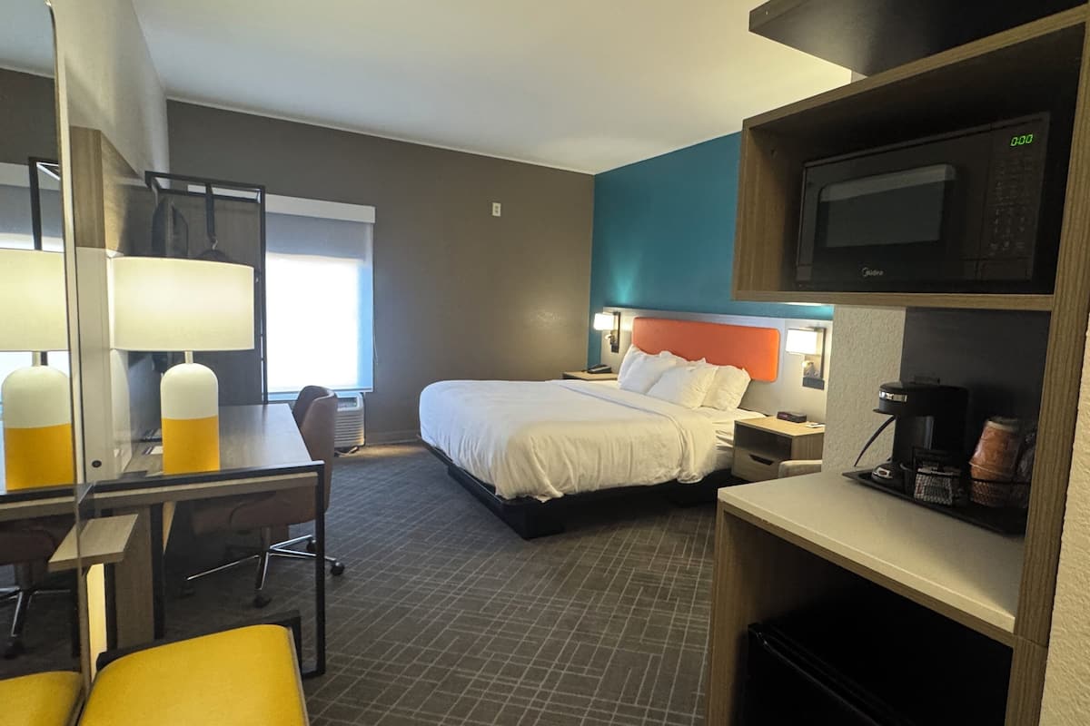 Premium bedding, individually decorated, desk, laptop workspace
